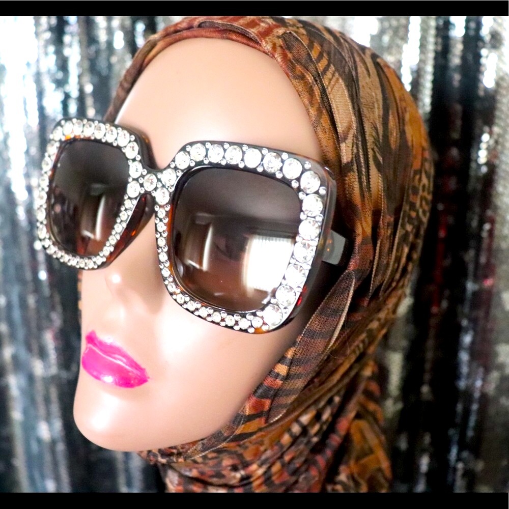 LEOPARD BLING SUNGLASSES.